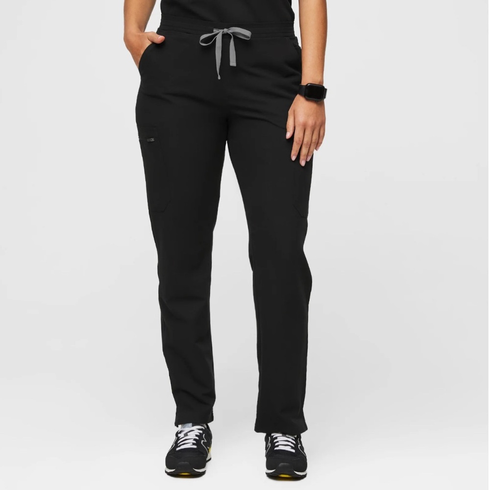 Black Yola - Petite Skinny Scrub Pants

S - Black - Petite
